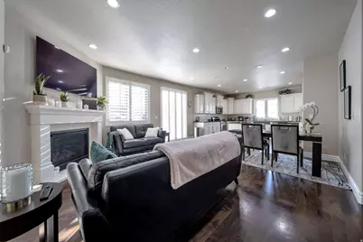 10804 S Hiddenwood Dr, Sandy, UT 84092 - Photo 12