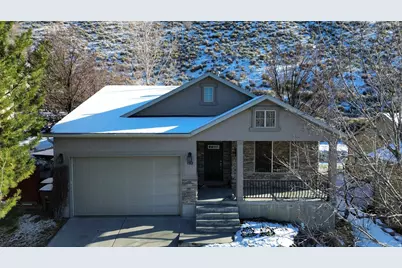 102 E Manilla Dr, Draper, UT 84020 - Photo 2