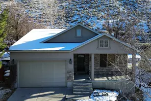 102 E Manilla Dr, Draper, UT 84020 - Photo 2