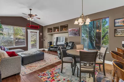 102 E Manilla Dr, Draper, UT 84020 - Photo 4