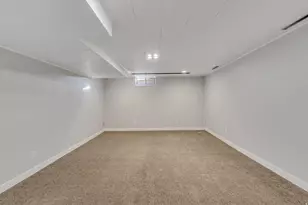 2567 E Simpson Ave, Salt Lake City, UT 84109 - Photo 16