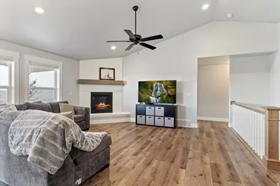 958 S Steed Dr, Syracuse, UT 84075 - Photo 4