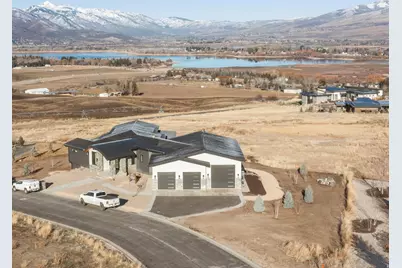 7554 E Dogwood Dr, Huntsville, UT 84317 - Photo 2