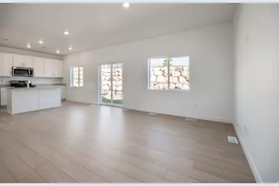 1692 W Blue Flax Dr #3126, Saratoga Springs, UT 84045 - Photo 4