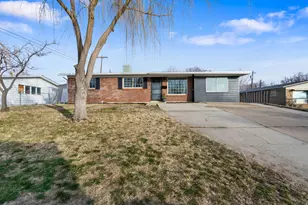 463 N 200 W, Clearfield, UT 84015 - Photo 2