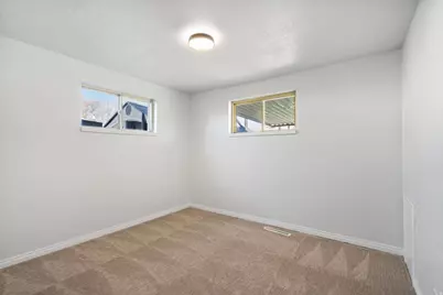 463 N 200 W, Clearfield, UT 84015 - Photo 20