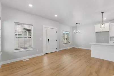 1181 N 550 W #104-A, Tooele, UT 84074 - Photo 4