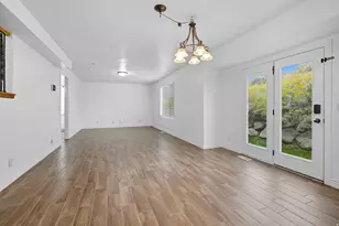 7474 S Sunset Maple Dr, West Jordan, UT 84081 - Photo 10