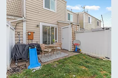 582 W 1950 N, Centerville, UT 84014 - Photo 18