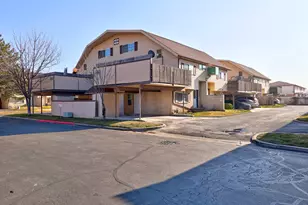 1861 W Homestead Farms Ln S, West Valley, UT 84119 - Photo 2