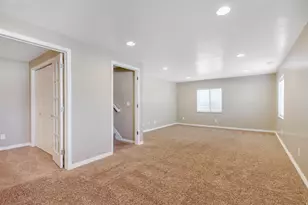 8403 S 6430 W, West Jordan, UT 84081 - Photo 20