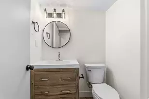 1492 E Sandy Hills Dr, Sandy, UT 84093 - Photo 30