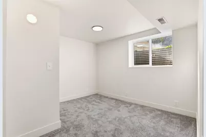 1492 E Sandy Hills Dr, Sandy, UT 84093 - Photo 28