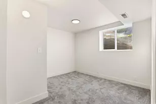 1492 E Sandy Hills Dr, Sandy, UT 84093 - Photo 28