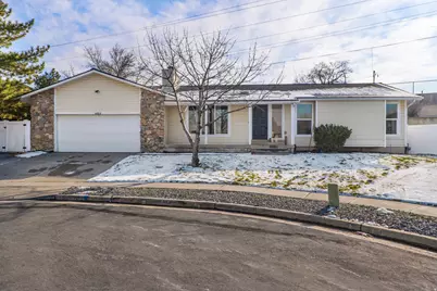 1492 E Sandy Hills Dr, Sandy, UT 84093 - Photo 4