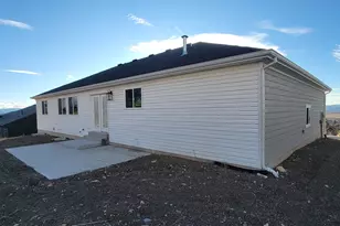 108 S 900 E, Hyde Park, UT 84318 - Photo 4