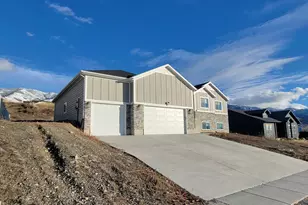 108 S 900 E, Hyde Park, UT 84318 - Photo 2