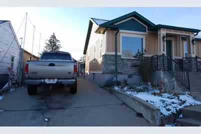 137 Country Club Dr Dr, South Ogden, UT 84405 - Photo 2