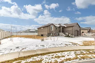 2673 W 2125 N, Farr West, UT 84404 - Photo 56