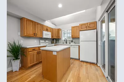 588 E Briarsprings Cir, Midvale, UT 84047 - Photo 4