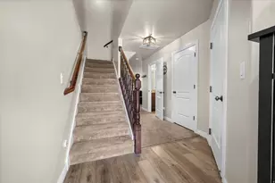 1827 E Whitetail Dr, Layton, UT 84040 - Photo 6