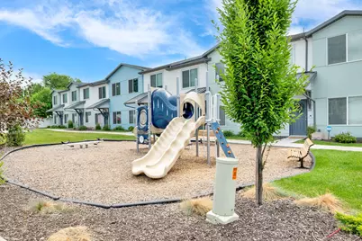 463 E London Way, Clearfield, UT 84015 - Photo 4