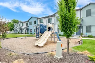 463 E London Wy, Clearfield, UT 84015 - Photo 4