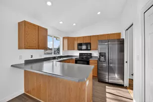 599 W 975 S, Lehi, UT 84043 - Photo 2