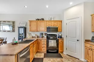 941 W Village Bend Ln S, Midvale, UT 84047 - Photo 12