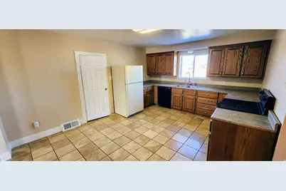 264 W 300 N, Mount Pleasant, UT 84647 - Photo 12