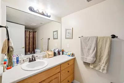 798 E Spruce Tree Ln, Sandy, UT 84094 - Photo 34