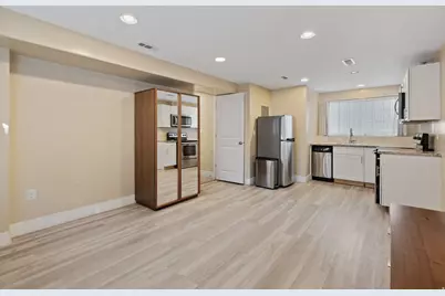 185 E Majestic Elms Pl, South Salt Lake, UT 84115 - Photo 8