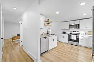 7265 S 1950 E, Cottonwood Heights, UT 84121 - Photo 2