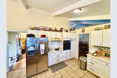 2809 Willow Hills Dr, Sandy, UT 84093 - Photo 2