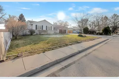 2741 W Haun Dr, West Jordan, UT 84088 - Photo 4