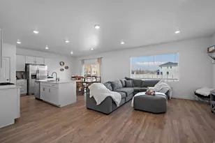 452 N Commodore Ln, Saratoga Springs, UT 84045 - Photo 4
