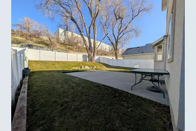 1187 E Parkstone Dr, Draper, UT 84020 - Photo 4