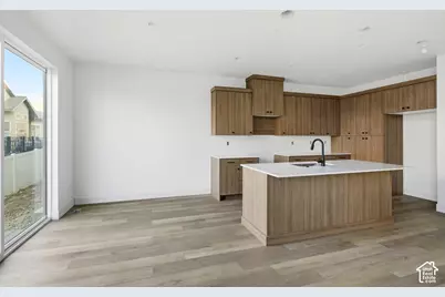 189 E 210 N #8, North Salt Lake, UT 84054 - Photo 2