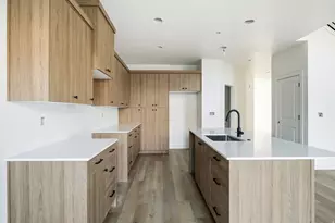 189 E 210 N, North Salt Lake, UT 84054 - Photo 4