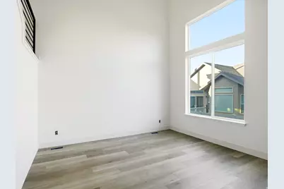 189 E 210 N #8, North Salt Lake, UT 84054 - Photo 32