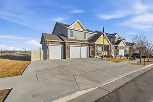 4384 W Lower Meadow Dr, Herriman, UT 84096 - Photo 2