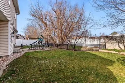 438 W 1050 N, Centerville, UT 84014 - Photo 28