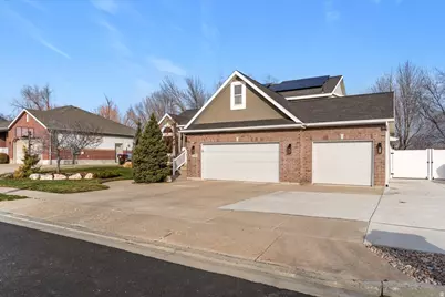 438 W 1050 N, Centerville, UT 84014 - Photo 2