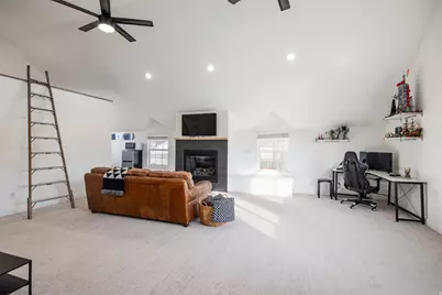 1090 E South Weber Dr, South Weber, UT 84405 - Photo 30