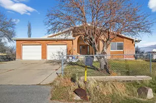 960 W Vine St N, Tooele, UT 84074 - Photo 2