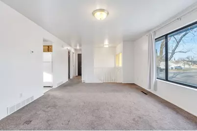 16 E 925 N, Orem, UT 84057 - Photo 4