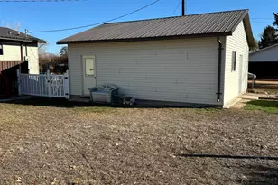 131 W 400 S, Vernal, UT 84078 - Photo 8