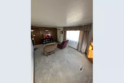 131 W 400 S, Vernal, UT 84078 - Photo 14