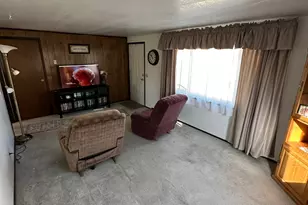 131 W 400 S, Vernal, UT 84078 - Photo 14