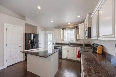 1758 E Tumwater Ln N #648, Eagle Mountain, UT 84005 - Photo 4